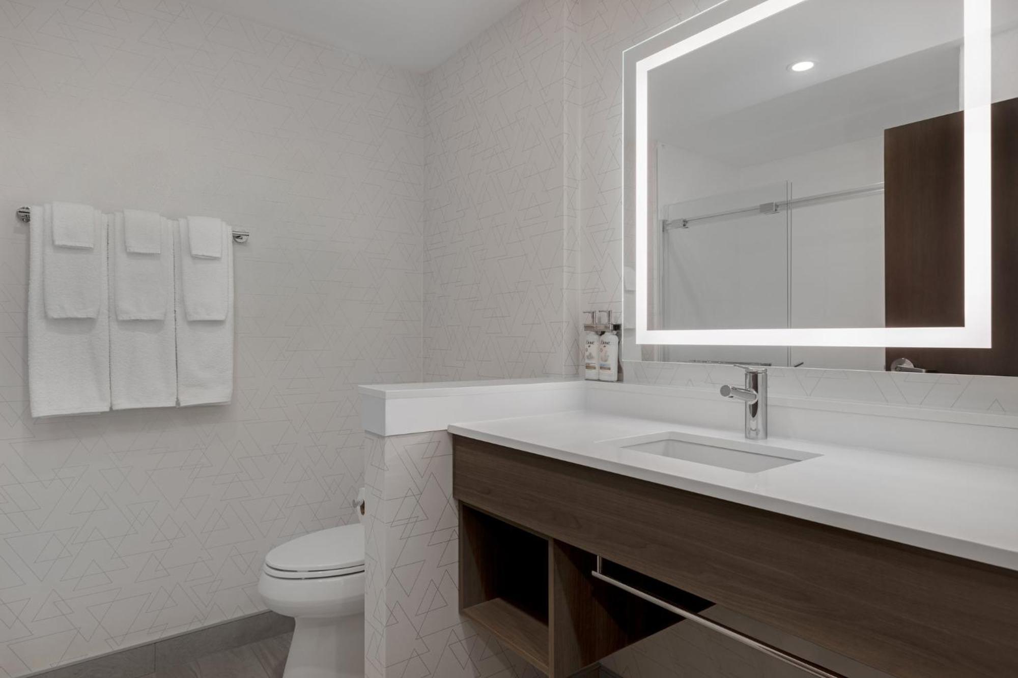 Holiday Inn Express & Suites St Thomas Сент-Томас Экстерьер фото